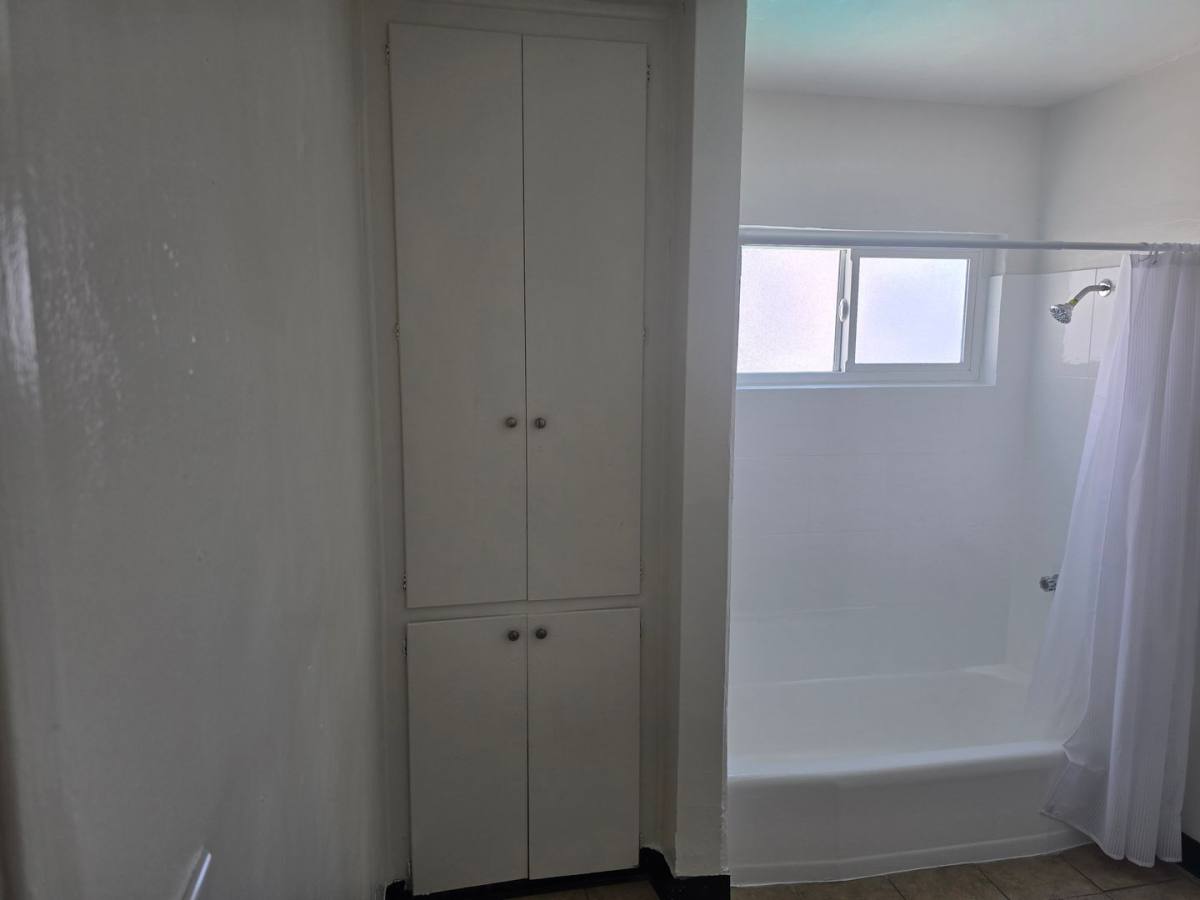 Apartment for rent at 15425 Vanowen St, Van Nuys, CA 91406