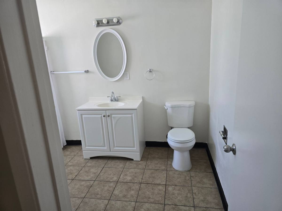 Apartment for rent at 15425 Vanowen St, Van Nuys, CA 91406