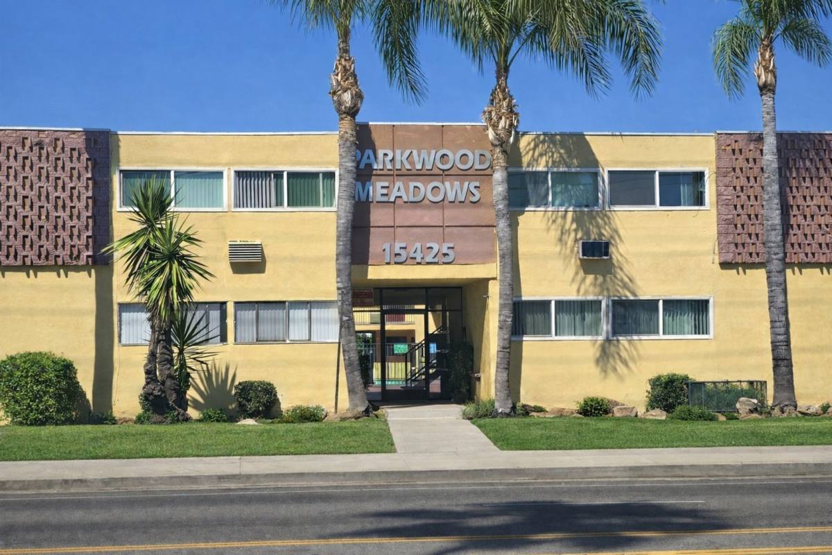 Apartment for rent at 15425 Vanowen St, Van Nuys, CA 91406