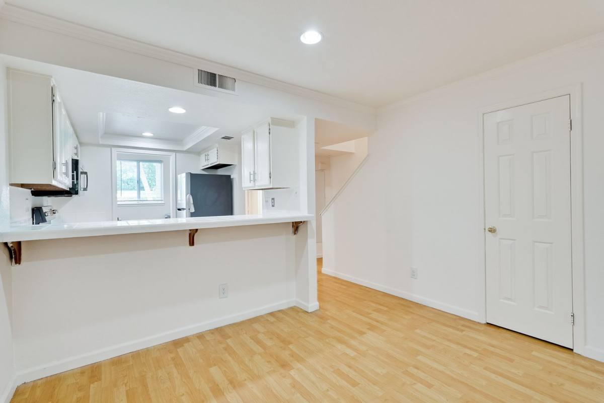 Townhouse for rent at 1006 Summerplace Dr, San Jose, CA 95122