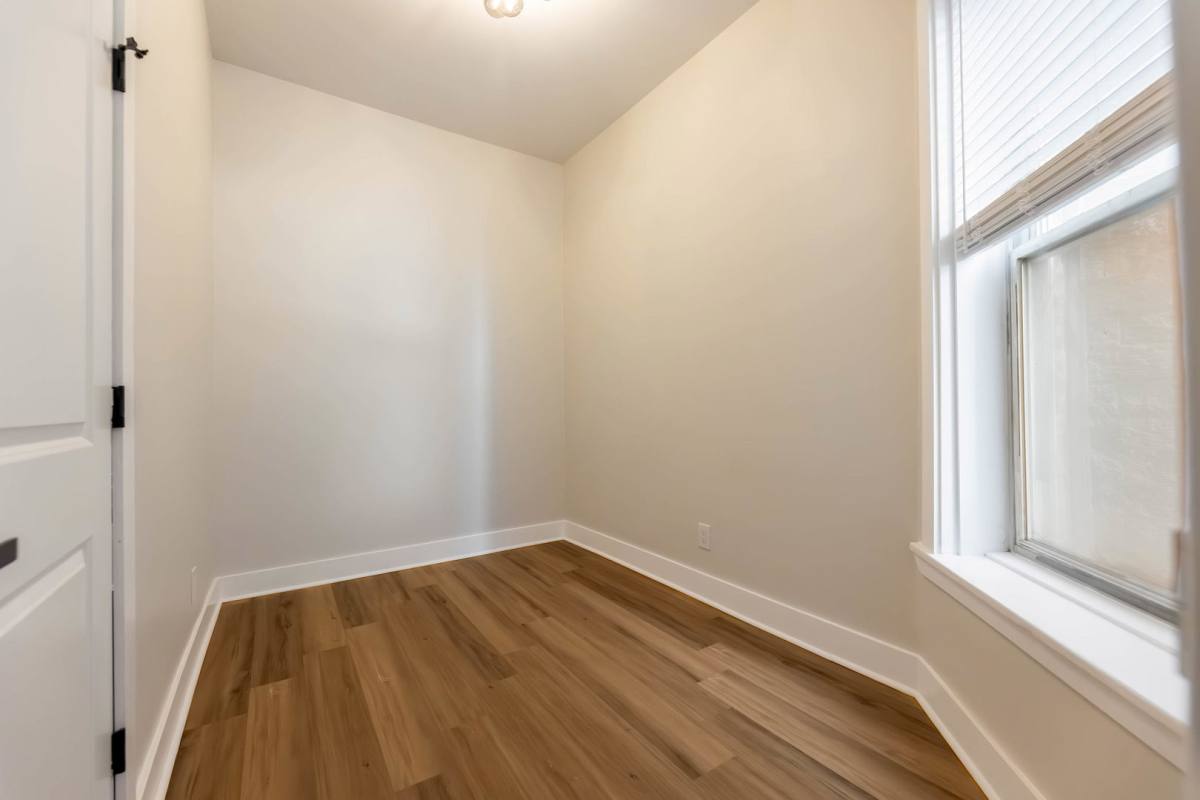 Apartment for rent at 4241 S Calumet Ave #1, Chicago, IL 60653