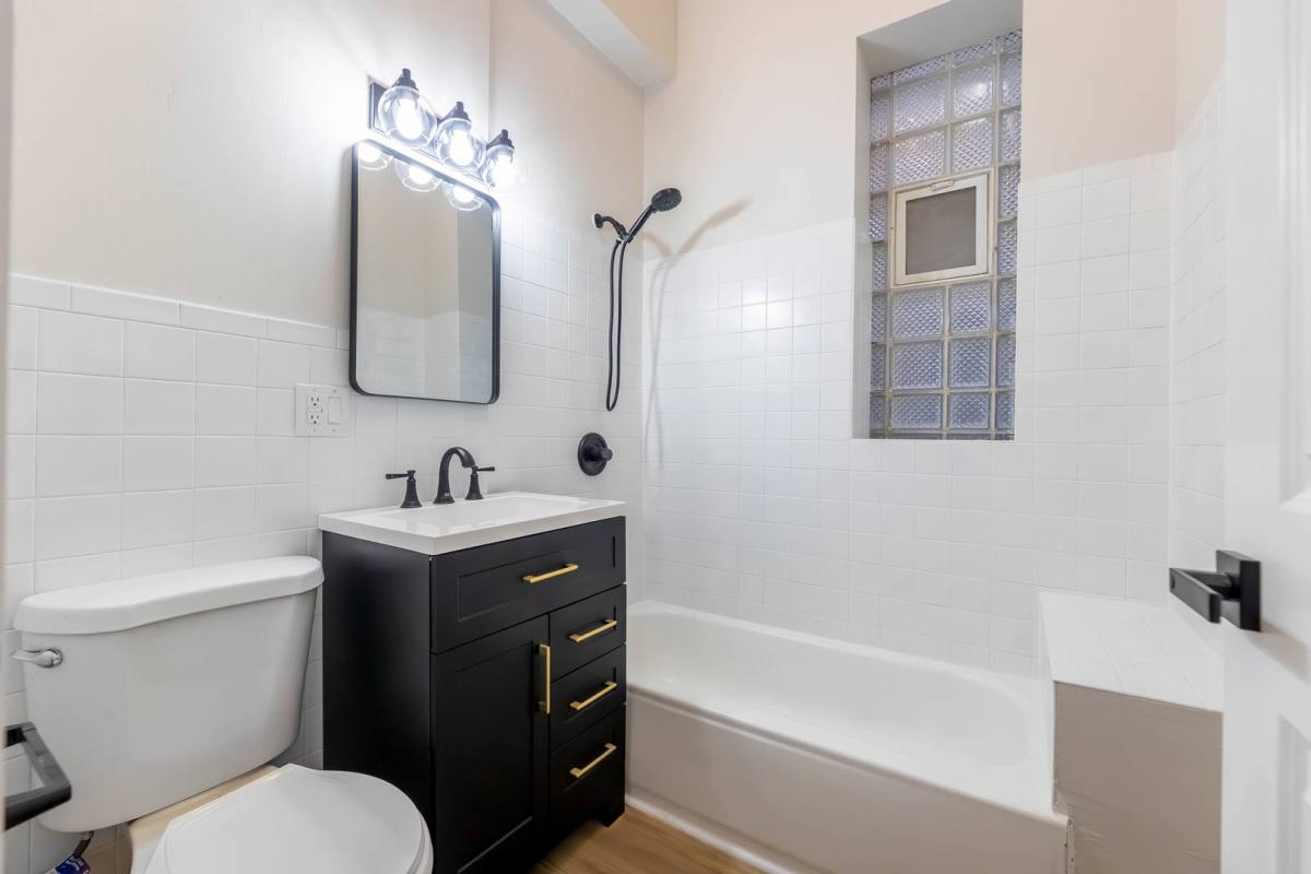 Apartment for rent at 4241 S Calumet Ave #1, Chicago, IL 60653
