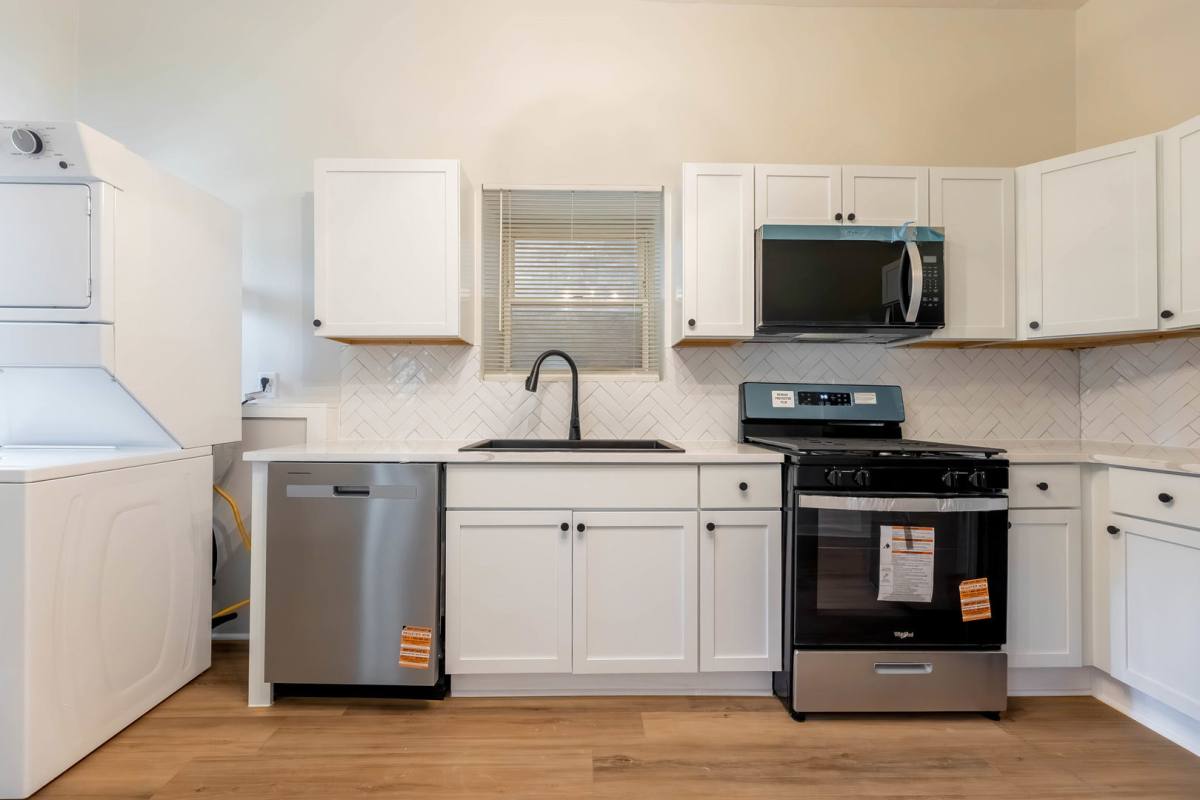 Apartment for rent at 4241 S Calumet Ave #1, Chicago, IL 60653