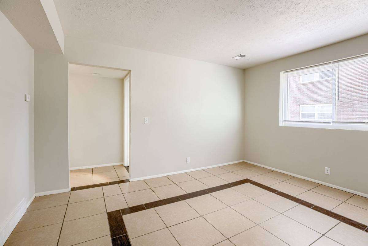 Apartment for rent at 1330 S 30th Ave, Omaha, NE 68105