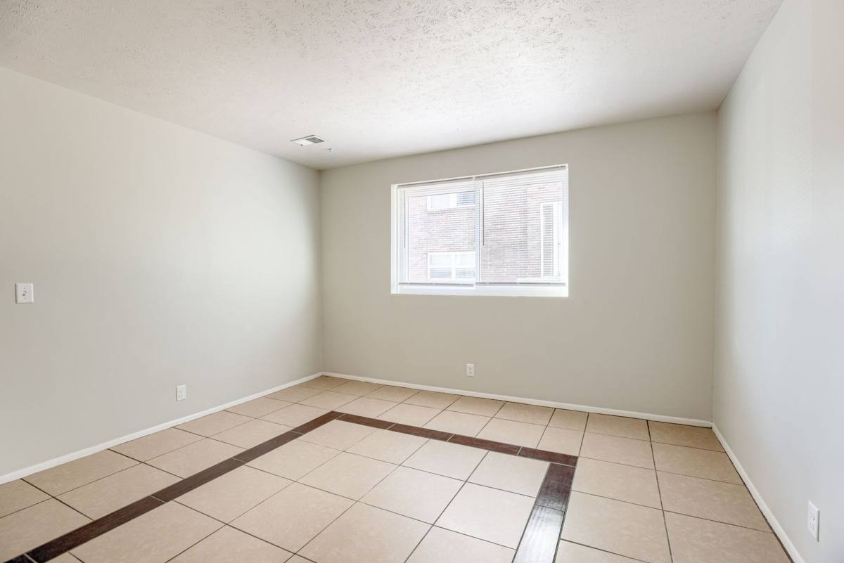 Apartment for rent at 1330 S 30th Ave, Omaha, NE 68105
