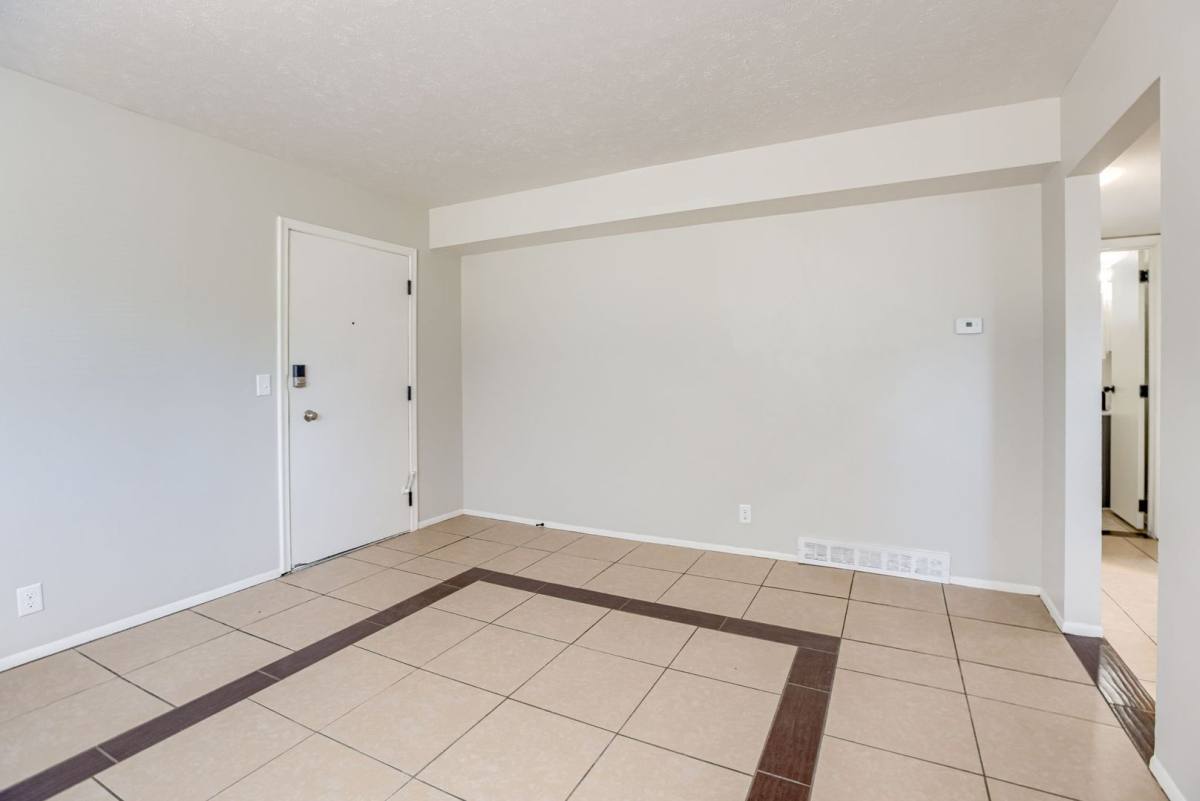 Apartment for rent at 1330 S 30th Ave, Omaha, NE 68105