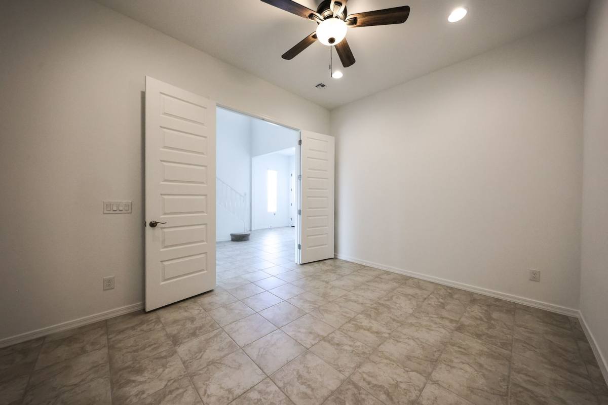 House for rent at 7695 W Smoketree Dr, Peoria, AZ 85383