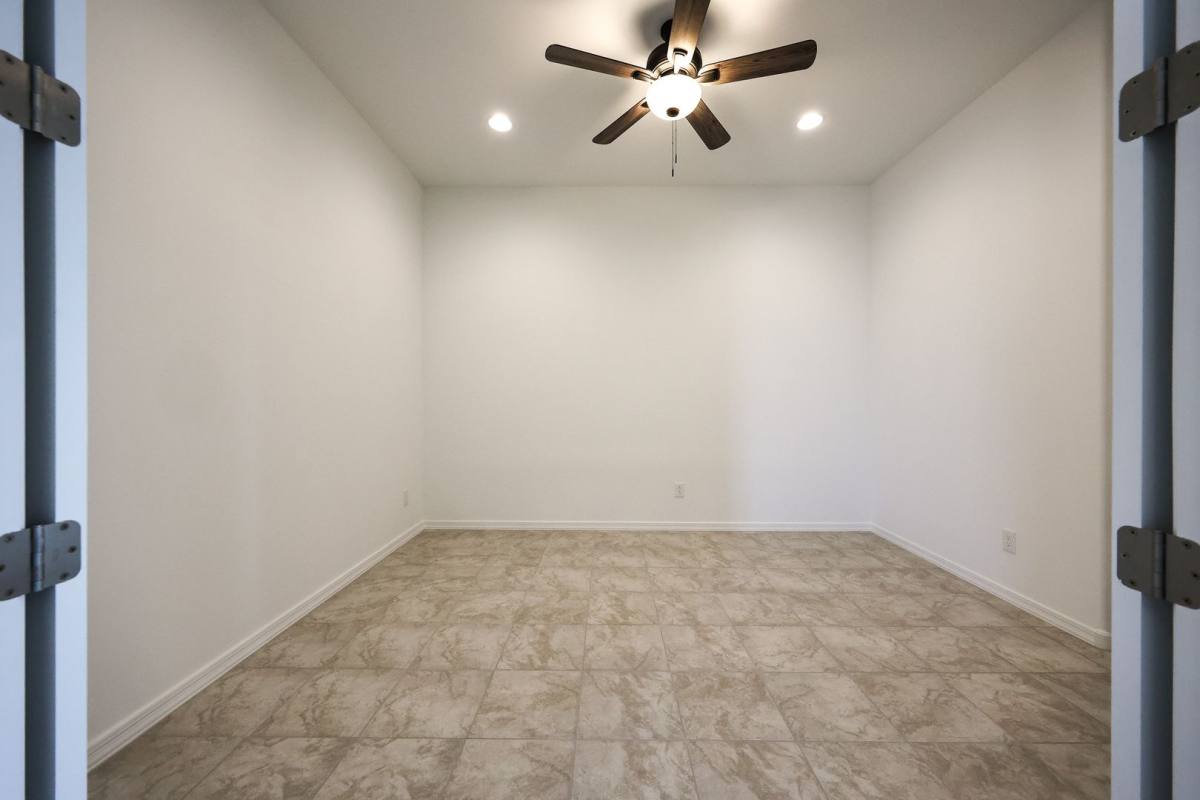 House for rent at 7695 W Smoketree Dr, Peoria, AZ 85383