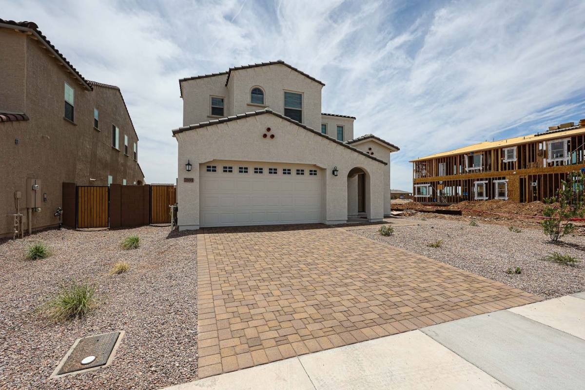 House for rent at 7695 W Smoketree Dr, Peoria, AZ 85383
