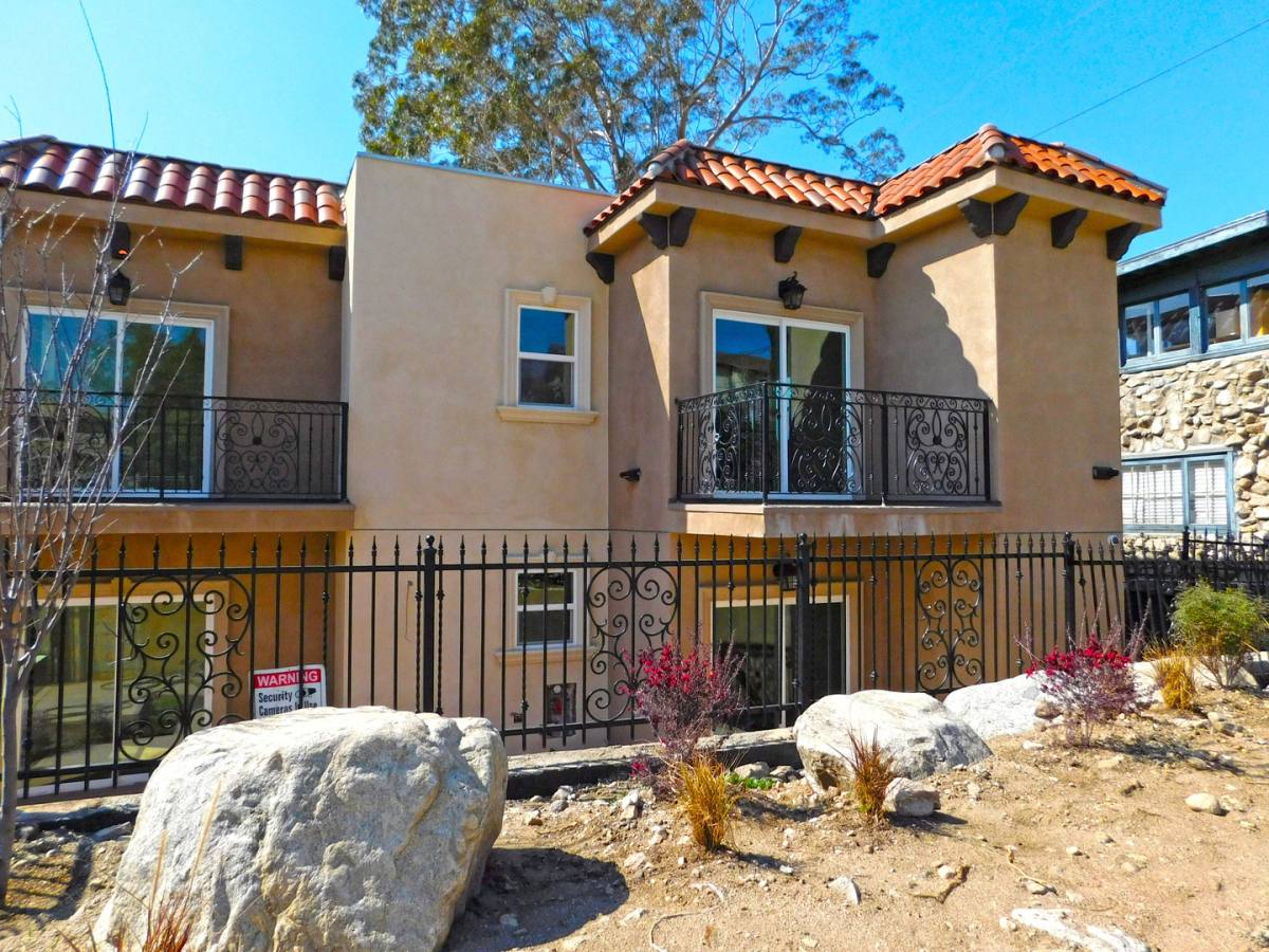 Apartment for rent at 10211-10215 Nyon Blvd, Tujunga, CA 91042