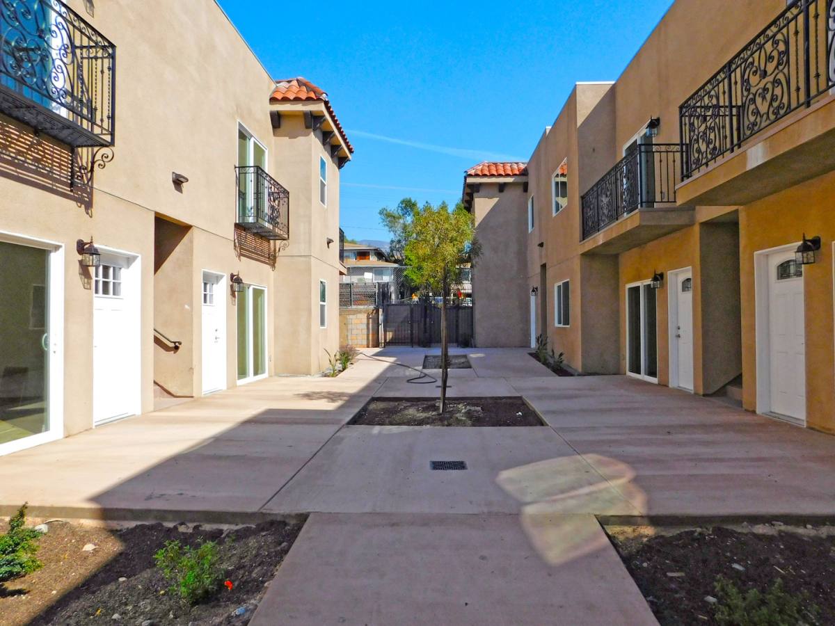 Apartment for rent at 10211-10215 Nyon Blvd, Tujunga, CA 91042