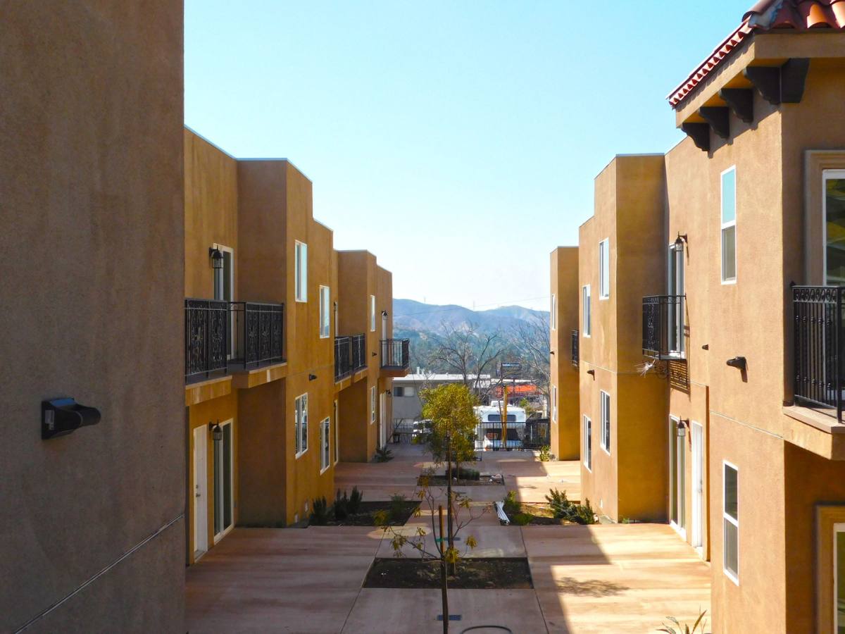 Apartment for rent at 10211-10215 Nyon Blvd, Tujunga, CA 91042