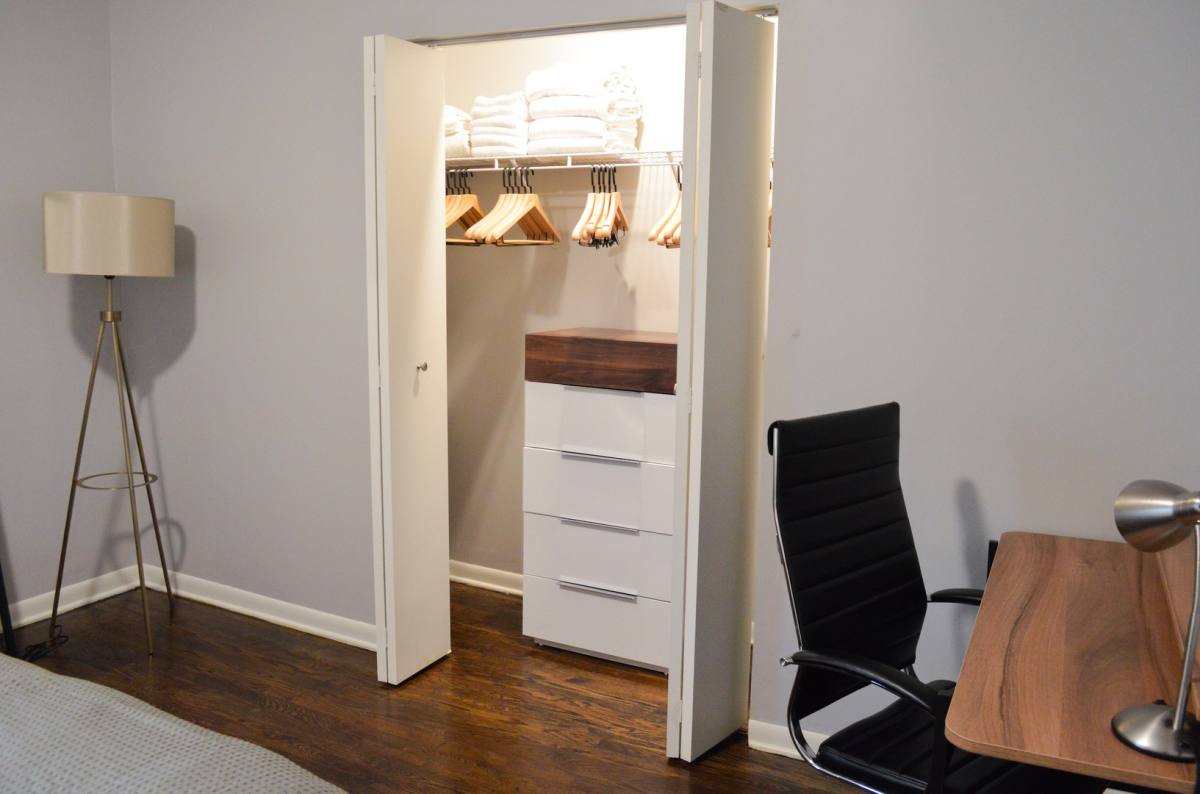 Apartment for rent at 852-3A W Barry Ave, Chicago, IL 60657