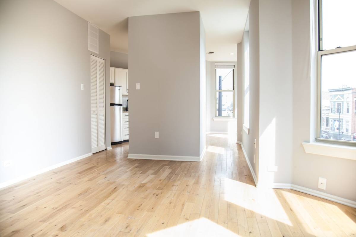 Apartment for rent at 3266 N Clark #3E, Chicago, IL 60657