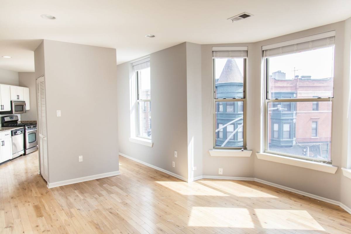 Apartment for rent at 3266 N Clark #3E, Chicago, IL 60657