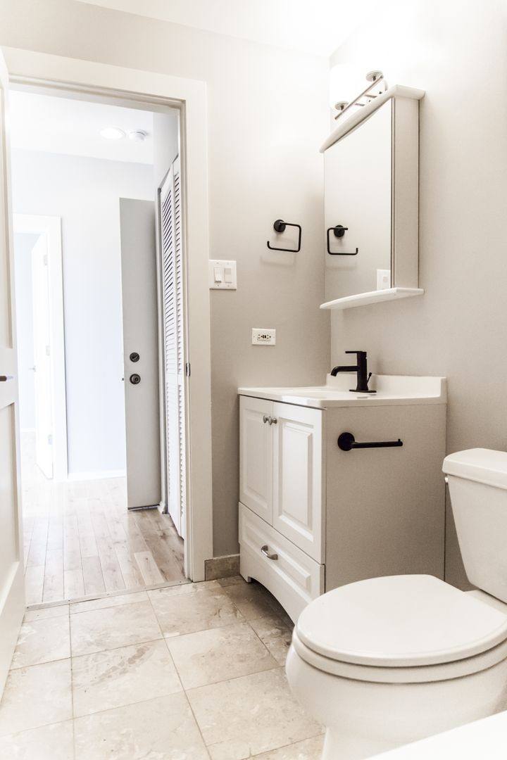 Apartment for rent at 3266 N Clark #3E, Chicago, IL 60657
