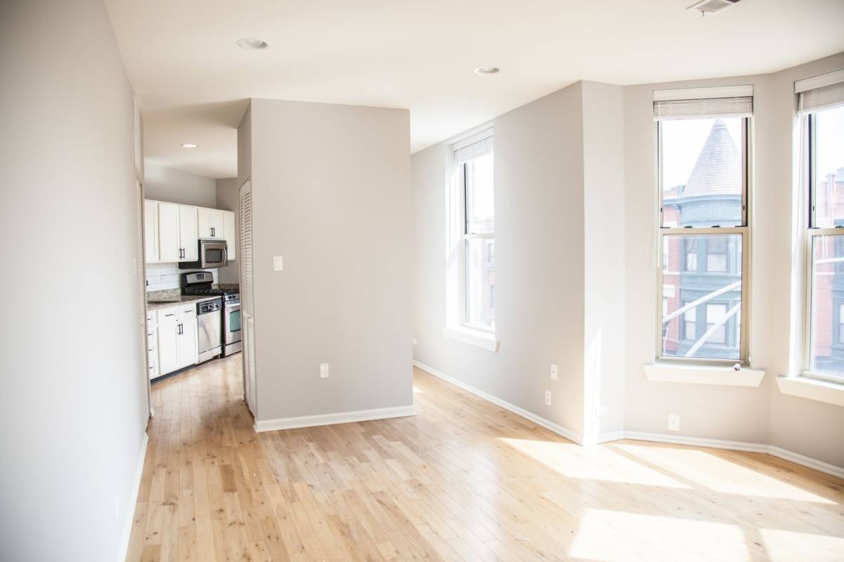 Apartment for rent at 3266 N Clark #3E, Chicago, IL 60657