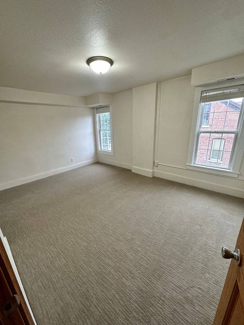Apartment for rent at 1635 1651 White St, Dubuque, IA 52001