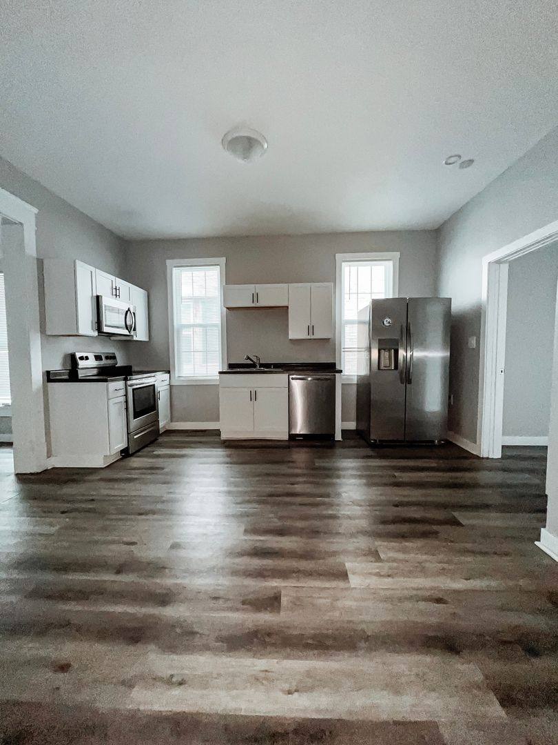 Apartment for rent at 606-608 S 5th St, Terre Haute, IN 47807