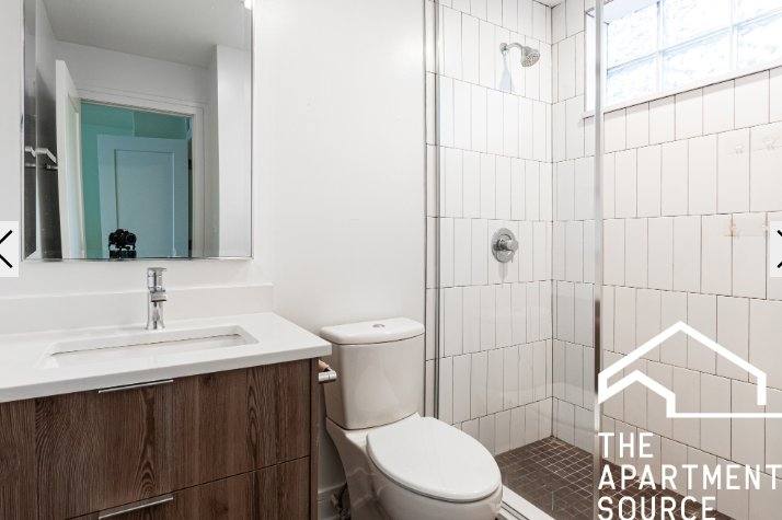 Apartment for rent at 954 W Grace St, Chicago, IL 60613