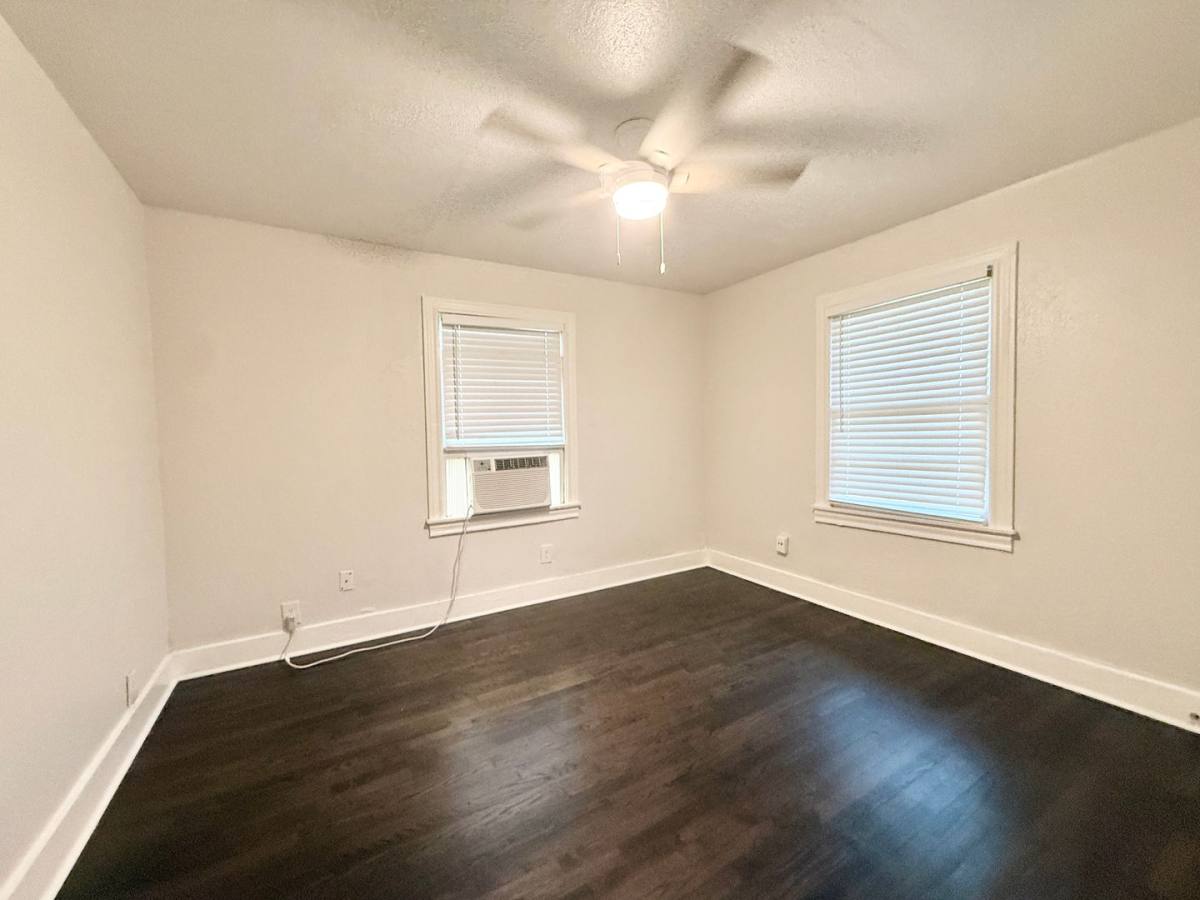 Apartment for rent at 119 Oak Dr, Lake Jackson, TX 77566