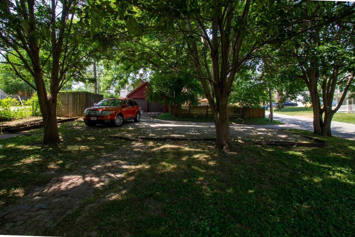 Apartment for rent at 929 N 3rd St, Saint Charles, MO 63301