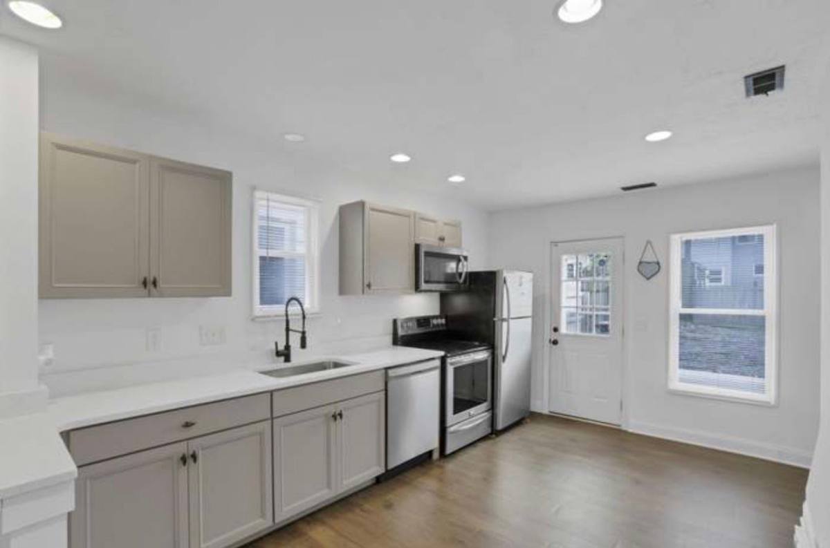 House for rent at 39 W Ramlow Alley, Columbus, OH 43202