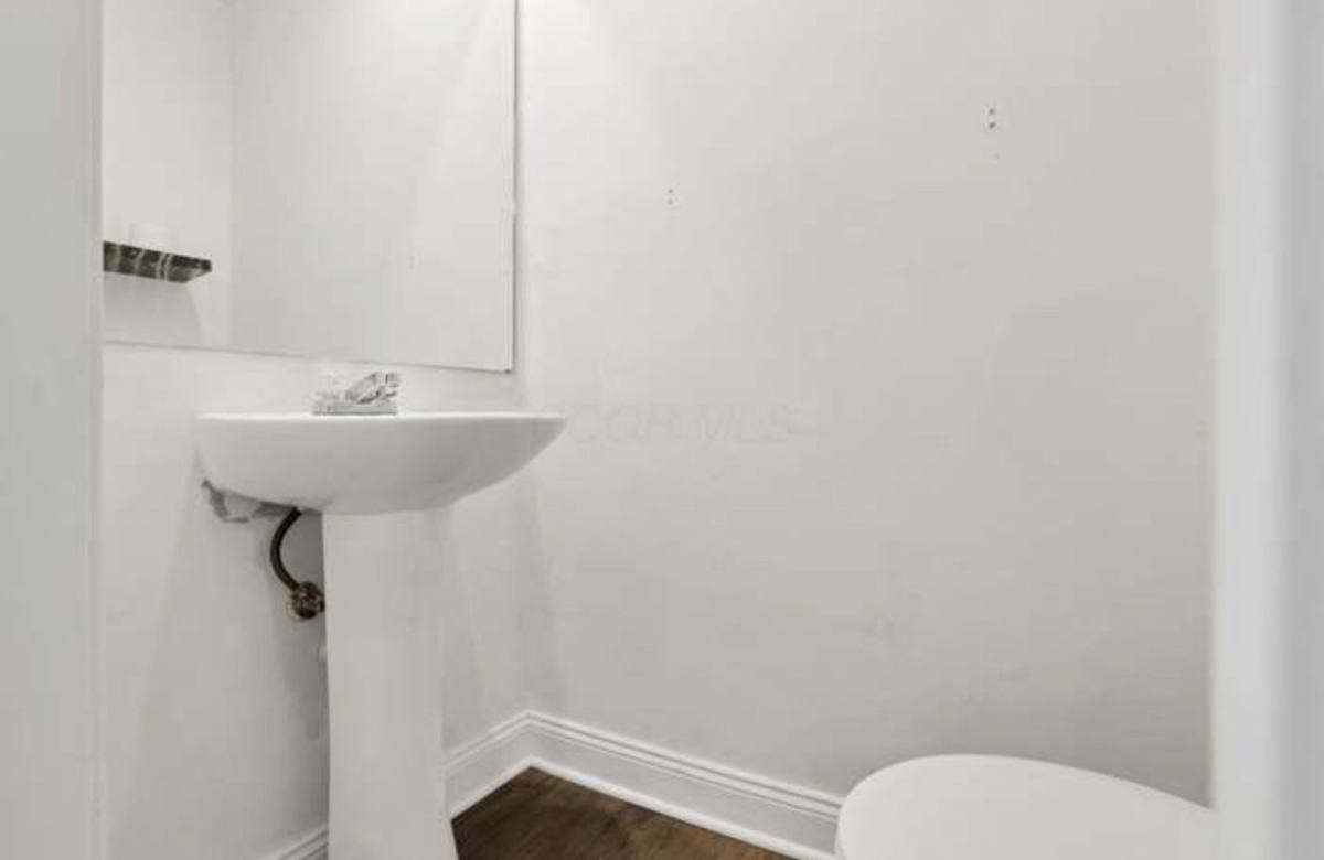 House for rent at 39 W Ramlow Alley, Columbus, OH 43202