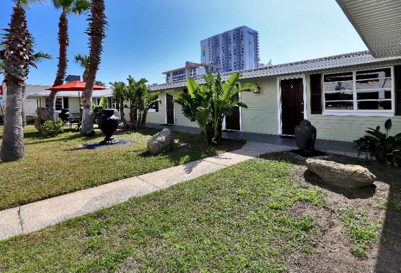 Apartment for rent at 600 Oakridge Blvd #6, Daytona Beach, FL 32118