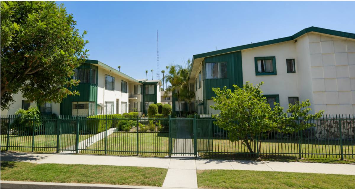 Apartment for rent at 4559-4601 August St, Los Angeles, CA 90008