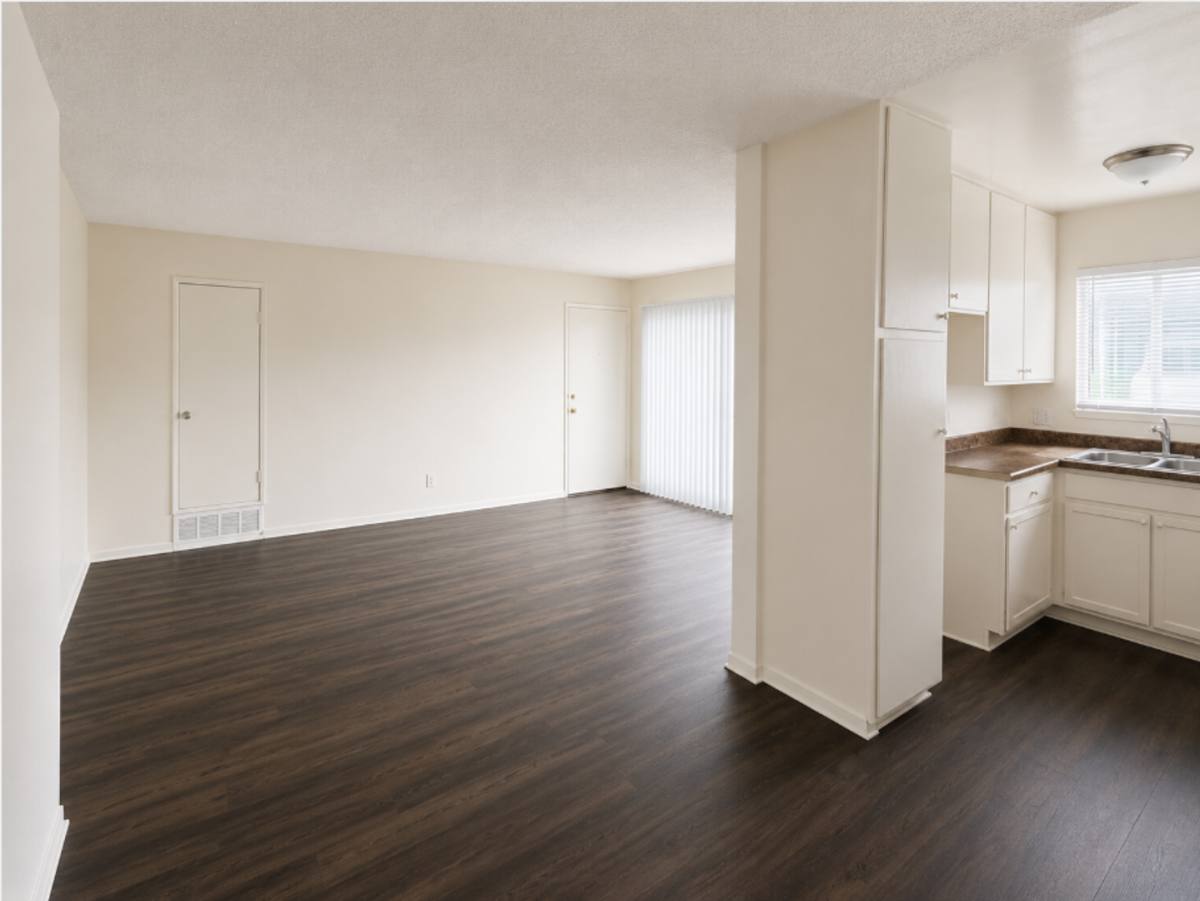 Apartment for rent at 4559-4601 August St, Los Angeles, CA 90008