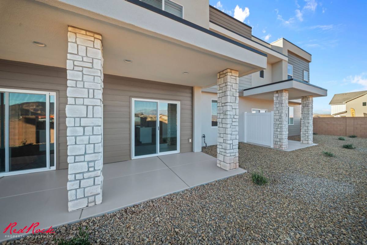 Townhouse for rent at 1037 E Malibu Lane, Washington, UT 84780