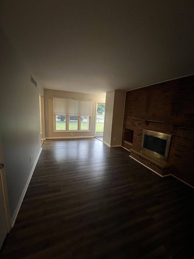 House for rent at 728 Meadowview, Lansing, MI 48917
