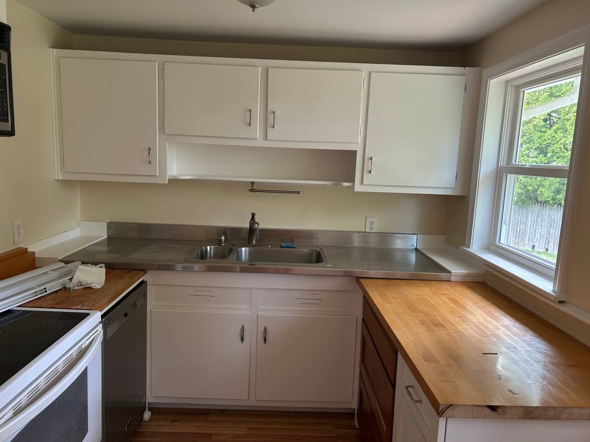 Apartment for rent at 6 Eliot Rd, Bedford, MA 01730
