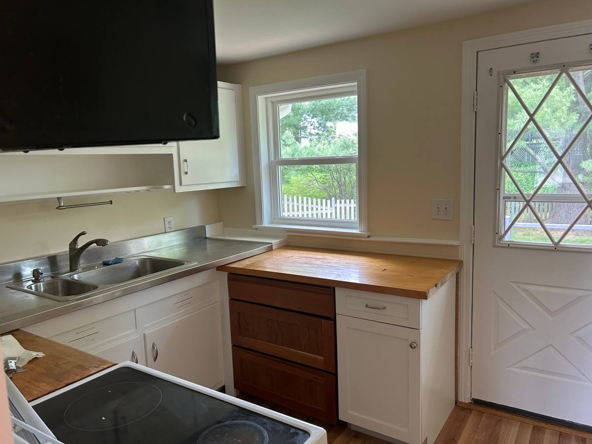 Apartment for rent at 6 Eliot Rd, Bedford, MA 01730