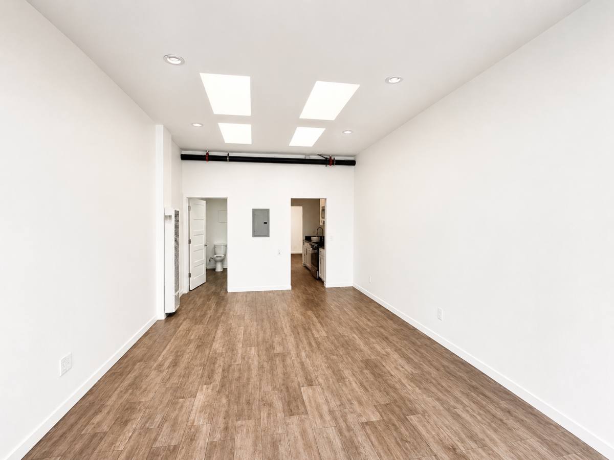 Apartment for rent at 646 Hegenberger Rd, Oakland, CA 94621