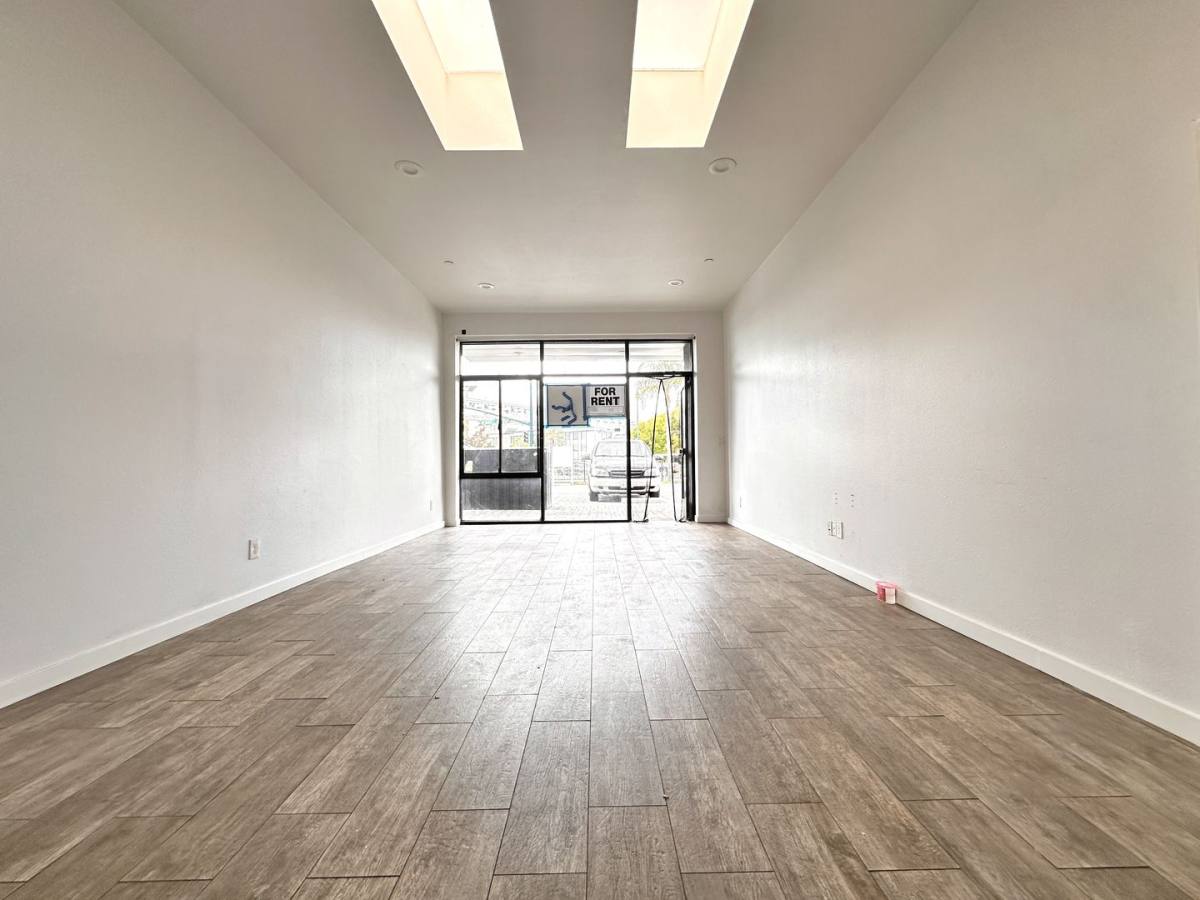 Apartment for rent at 646 Hegenberger Rd, Oakland, CA 94621