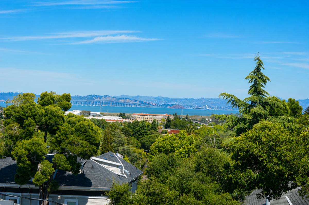 Apartment for rent at 231 Corte Madera Ave, Corte Madera, CA 94925