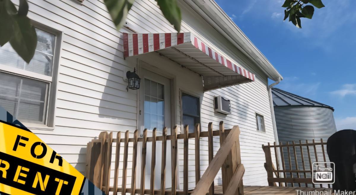 Apartment for rent at 434 Madison St W #4, Winthrop, IA 50682