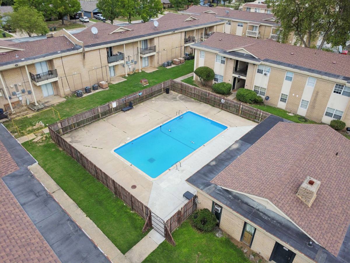 Apartment for rent at 3711 Club Estates Dr, Muskogee, OK 74403