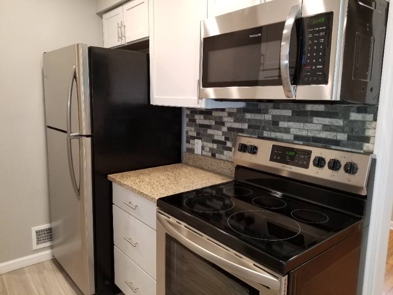Townhouse for rent at 1511 W Farnum Ave, Royal Oak, MI 48067