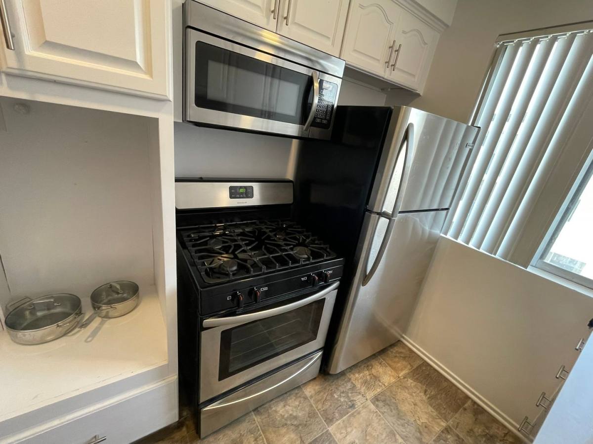 Apartment for rent at 11645 Gorham Ave, Los Angeles, CA 90049