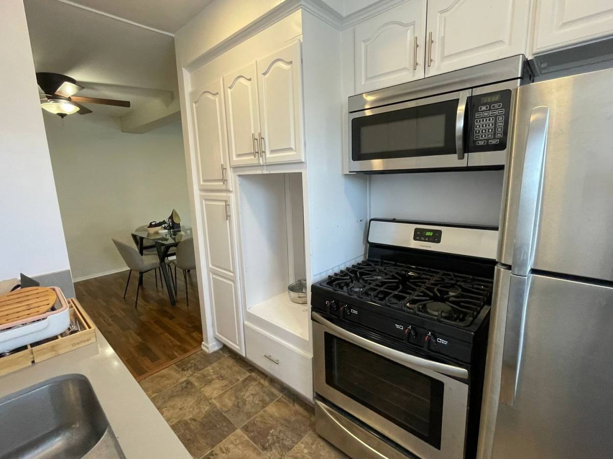 Apartment for rent at 11645 Gorham Ave, Los Angeles, CA 90049