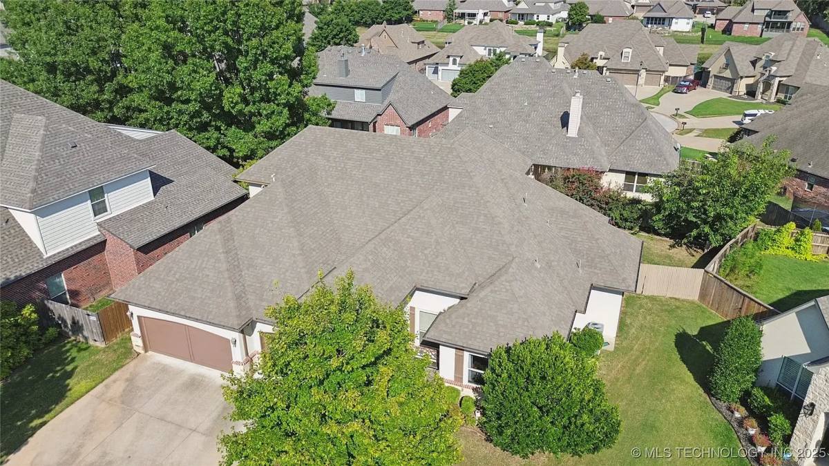 House for rent at 11285 S 73rd Place E, Bixby, OK 74008
