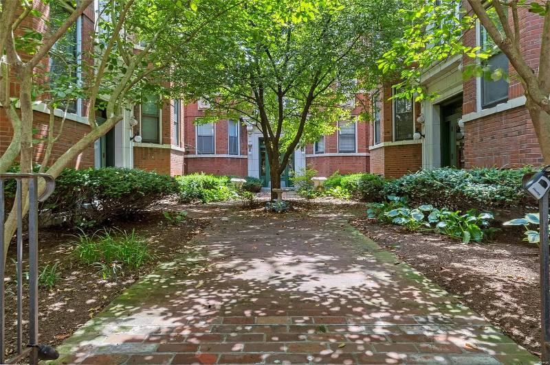 Condo for rent at 378 N Taylor Ave #3E, Saint Louis, MO 63108