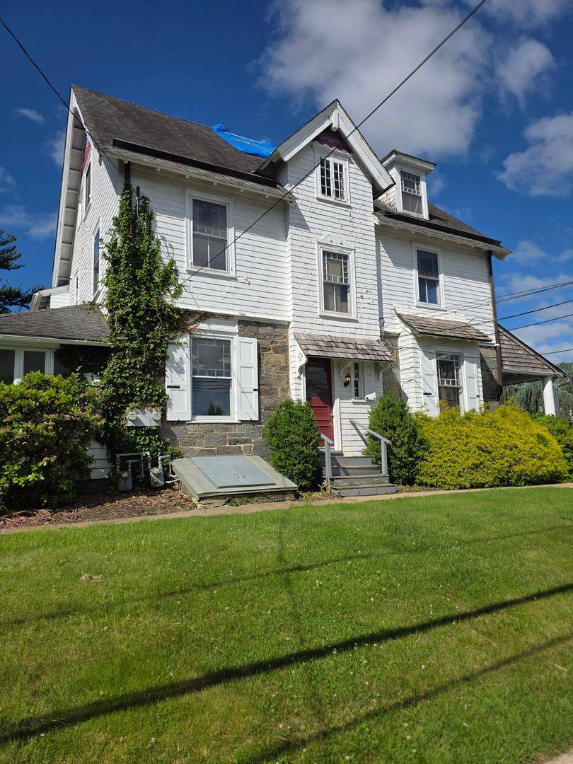 Apartment for rent at 1858 Guernsey Ave, Abington, PA 19001
