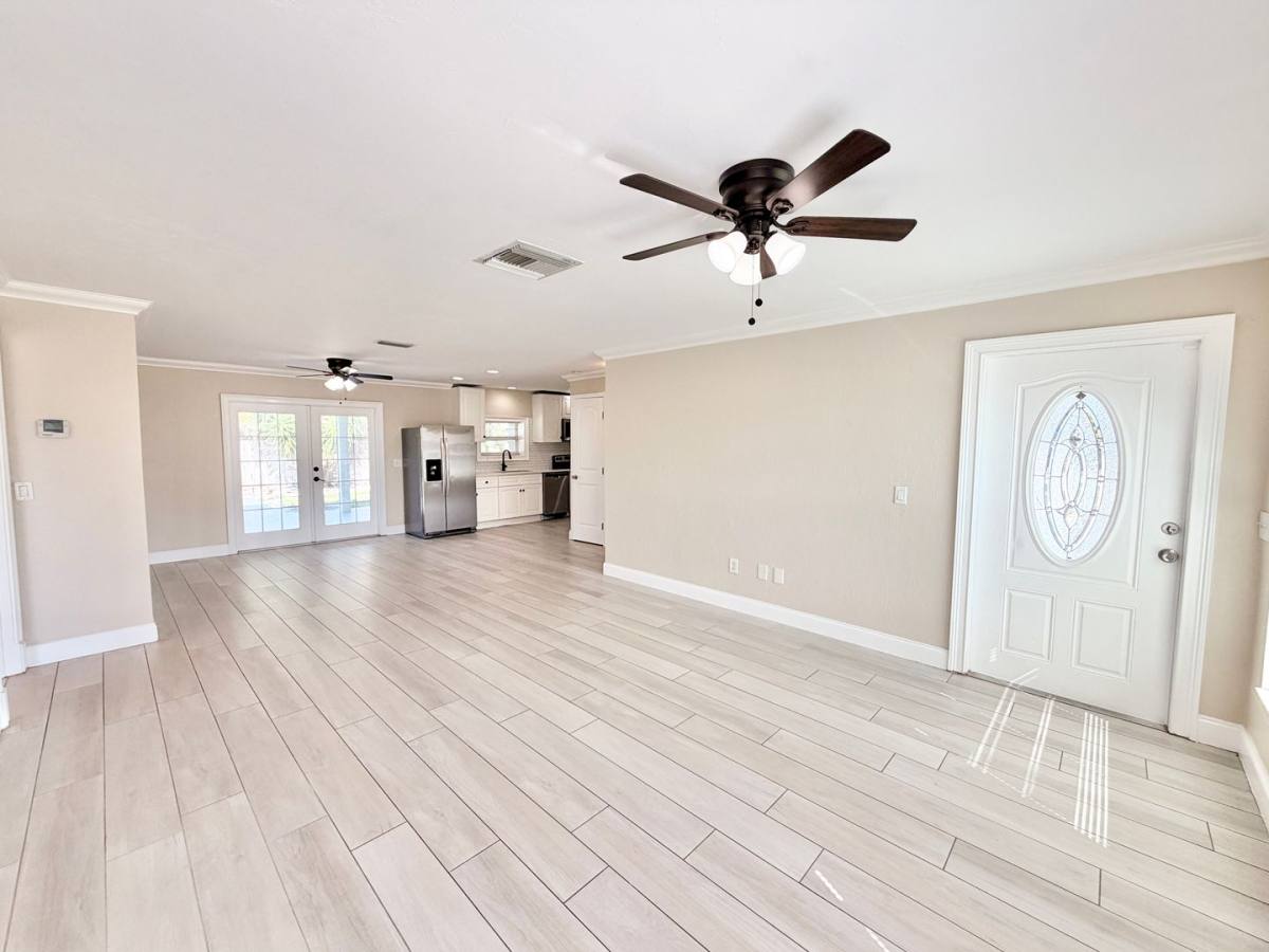 House for rent at 3499 Balboa Circle E, Naples, FL 34105