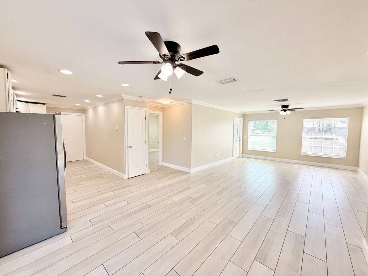 House for rent at 3499 Balboa Circle E, Naples, FL 34105