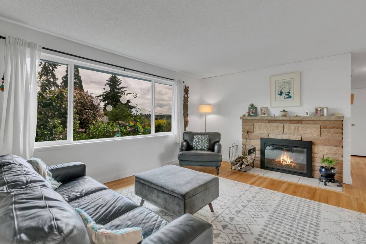 House for rent at 21329 3rd Ave So, Seattle, WA 98198