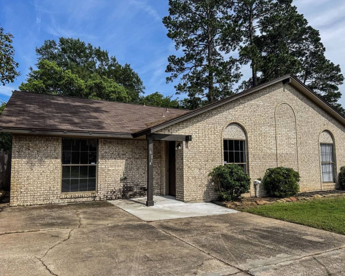 House for rent at 601 Hickory Dr #A, Huntsville, TX 77320